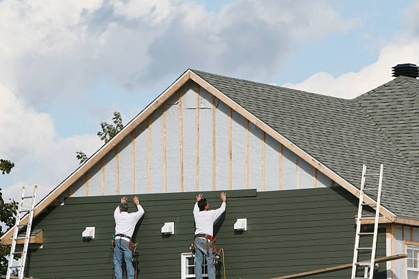 Professional Emergency Siding Repair technician working in Belvidere, NJ